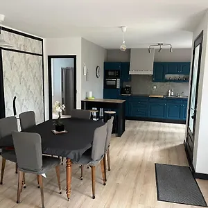 Hébergement de vacances La Maison Dans Les Bois